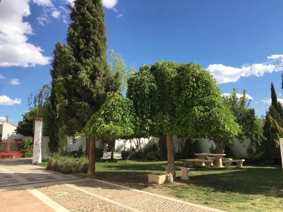 Hearts & Ponies Apartamentos Con Piscinas Privadas Cerca De La Warner Chinchón Kültér fotó